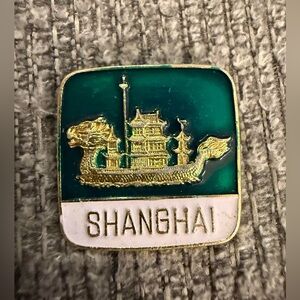Collectible Pin Shanghai Dragon Ship Boat Temple lapel pin